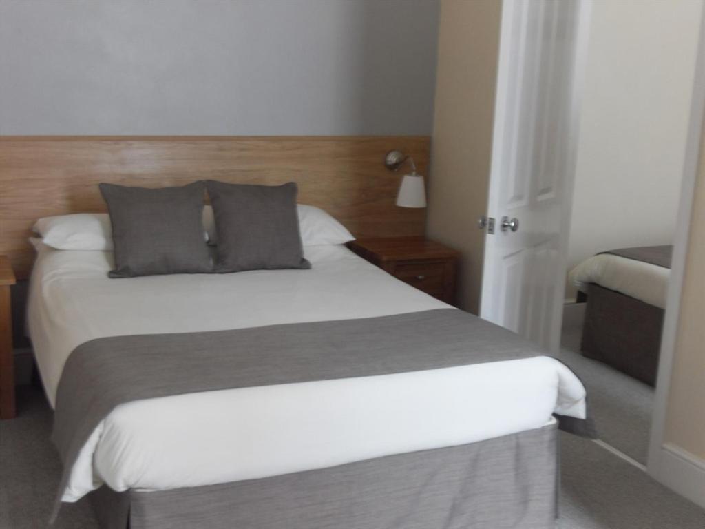 Powys Lodge Скарборо Экстерьер фото